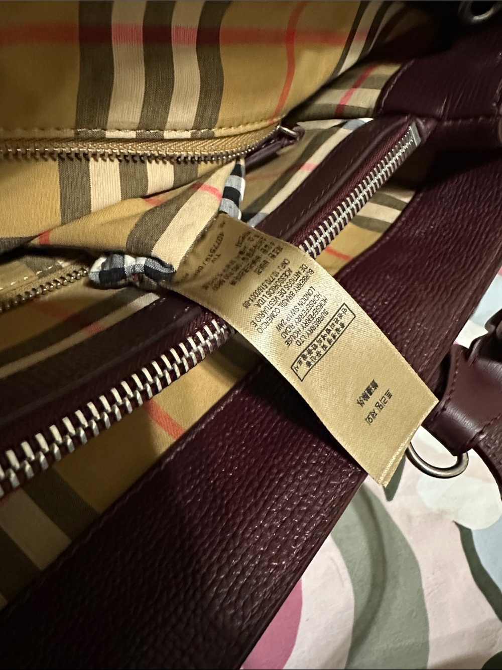 Burberry Banner Tote Bag in Burgundy Leather - Picture 14 of 15